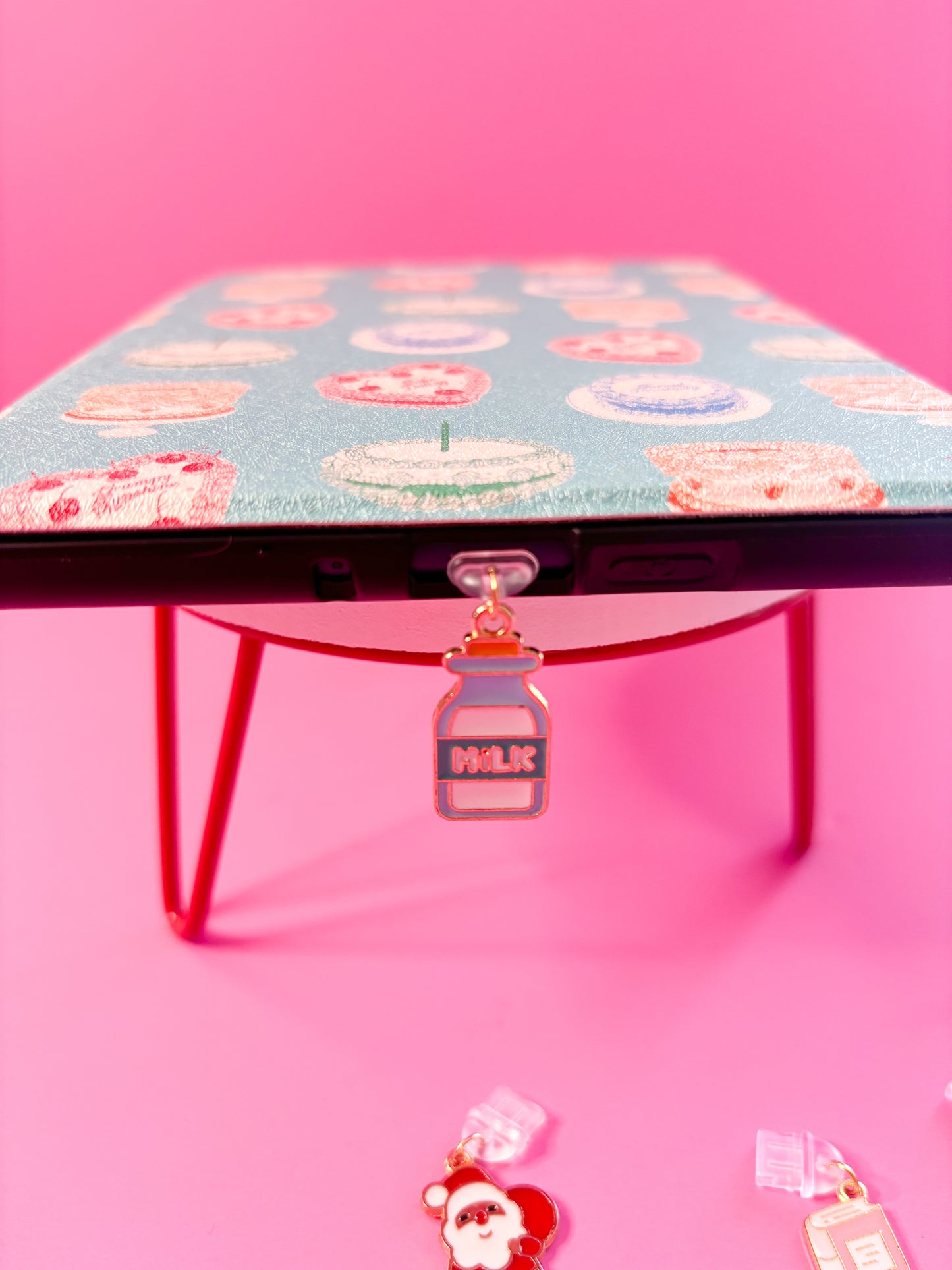 milk kindle charm- usb c